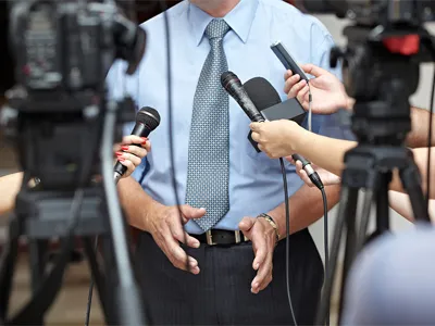 שרף קטיוני חומצי חלש בפעם הראשונה לשים לב למה?